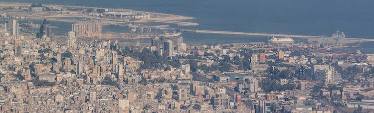 Photo: The Port of Beirut eleven days after the disaster. The French amphibious assault ship Tonnerre is the large ship on the right, which arrived in the port on 13 August to provide food, construction materials, medical supplies, and personnel. CC BY-SA 4.0